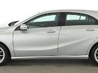Używany Mercedes A180 Urban 109 KM (80 kW) 2015 Srebrny Hatchback