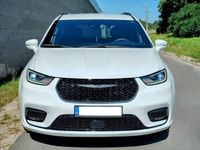 Używany Chrysler Pacifica 286 KM (210 kW) 2022 Biały SUV