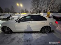 używany Mercedes C300 2019