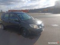 używany Renault Scénic II 1.9 dCi - Komfortowy i Niezawodny Kompan Podróży!