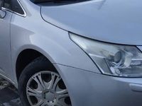 Używany Toyota Avensis T2 132 KM (97 kW) 2011 Srebrny Sedan/Limuzyna