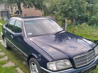 używany Mercedes C180 