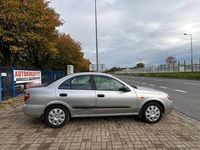 używany Nissan Almera 