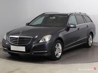używany Mercedes E200 E