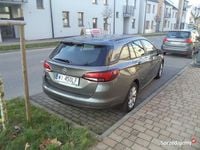 używany Opel Astra jak nowa