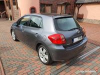 używany Toyota Auris 2.0 D4D, bogata wersja, 2x koła