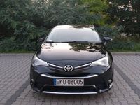 używany Toyota Avensis 