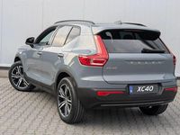 Używany Volvo XC40 197 KM (144 kW) 2023 Szary SUV