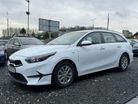 Używany Kia Ceed 100 KM (73 kW) 2021 Biały (metalik) Hatchback