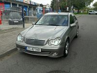 używany Mercedes C220 2.1dm 150KM 2004r. 232 900km