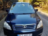 używany Toyota Avensis Verso 