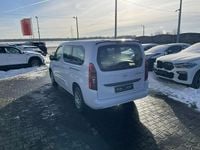 używany Toyota Proace Verso 1.5dm 102KM 2025r. 8 200km
