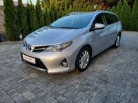 Używany Toyota Auris 90 KM (66 kW) 2013 Srebrny (metalik) Sedan/Limuzyna