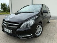 Używany Mercedes B180 122 KM (89 kW) 2013 Czarny Minivan