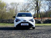 używany Toyota Aygo 1dm 72KM 2018r. 37 729km