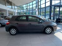 używany Toyota Auris 1.4dm 90KM 2010r. 37 350km