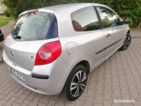 Używany Renault Clio II 2005 Srebrny Sedan/Limuzyna