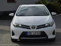 Używany Toyota Auris 100 KM (73 kW) 2015 Biały (metalik) Hatchback