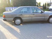 Używany Mercedes 230 1992