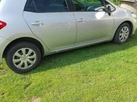 Używany Toyota Auris 99 KM (72 kW) 2013 Srebrny Hatchback