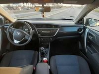 Używany Toyota Auris 90 KM (66 kW) 2014 Szary Hatchback
