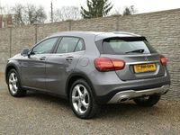 używany Mercedes GLA180 1.5dm 109KM 2017r. 186 000km