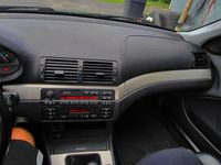 Używany BMW 318 2002 Niebieski Sedan/Limuzyna