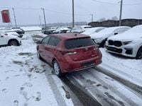 używany Toyota Auris Hybrid 1.8dm 136KM 2015r. 135 260km