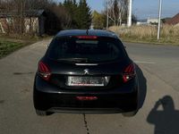 używany Peugeot 208 1.0 50 kW – 2015 rok – niski przebieg 35 000 km
