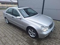 Używany Mercedes C220 143 KM (105 kW) 2003 Srebrny (metalik) Sedan/Limuzyna