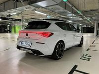 Używany Cupra Leon 300 KM (220 kW) 2023 Biały (metalik) Hatchback
