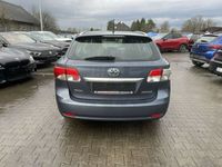 używany Toyota Avensis 1.8dm 147KM 2013r. 124 400km