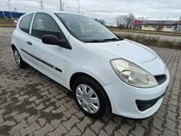 Używany Renault Clio II 68 KM (50 kW) 2008 Biały Hatchback