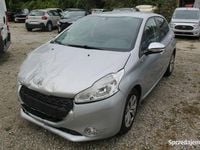 Używany Peugeot 208 92 KM (67 kW) 2015 Srebrny Hatchback