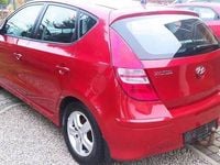 Używany Hyundai i30 2010 Bordowy Sedan/Limuzyna