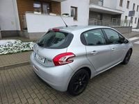 Używany Peugeot 208 68 KM (50 kW) 2015 Srebrny Hatchback