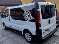 używany Opel Vivaro 2.0 9osobowe