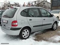 używany Renault Scénic 1.6dm 110KM 2000r. 181 000km