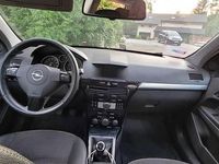 używany Opel Astra kombi 2008