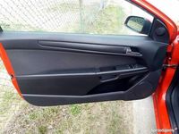 Używany Opel Astra GTC 90 KM (66 kW) 2009 Czerwony Hatchback