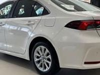 Używany Toyota Corolla Comfort 125 KM (91 kW) 2022 Biały Sedan/Limuzyna