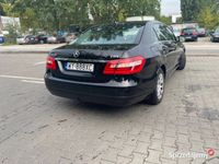 Używany Mercedes E220 170 KM (125 kW) 2010 Czarny Sedan/Limuzyna