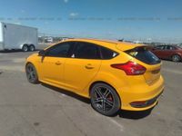 Używany Ford Focus 252 KM (185 kW) 2016 Żółty Hatchback