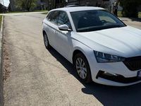 używany Skoda Scala AMBITION 1.0 TSI 110 KM | 2023 | NISKI PRZEBIEG | BOGATE WYPOSA