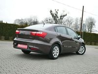 Używany Kia Rio 84 KM (61 kW) 2015 Brązowy Sedan/Limuzyna