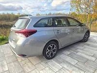 Używany Toyota Auris 132 KM (97 kW) 2018 Srebrny Kombi