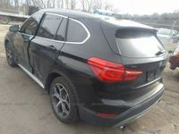 używany BMW X1 2017, 2.0L, 4x4, uszkodzony bok