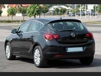 Używany Opel Astra Cosmo 2010 Czarny Hatchback