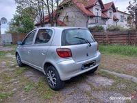 Używany Toyota Yaris 68 KM (50 kW) 2000 Srebrny Hatchback