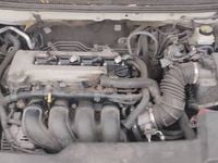 Używany Toyota Avensis T2 129 KM (94 kW) 2004 Srebrny Sedan/Limuzyna